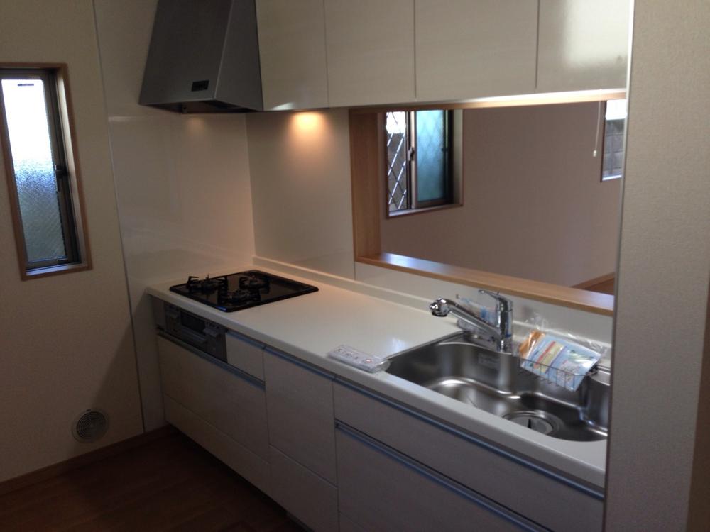 Kitchen. System kitchen of easy-to-use slide-type