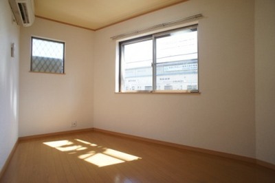 Living and room. Southeast of the bright living room ☆ It contains the bright sunlight from three sides window of!