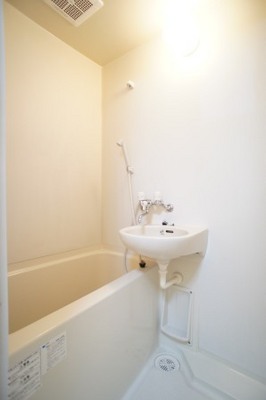 Bath. Since the bus toilet by Guests can indulge in a leisurely healing bath time.