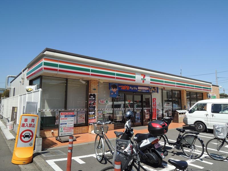 Convenience store. 385m to Seven-Eleven (convenience store)
