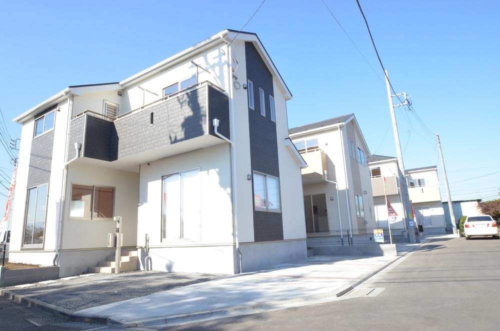 Local appearance photo. Local (12 May 2013) Shooting