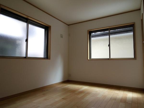 Non-living room. Indoor (10 May 2013) Shooting