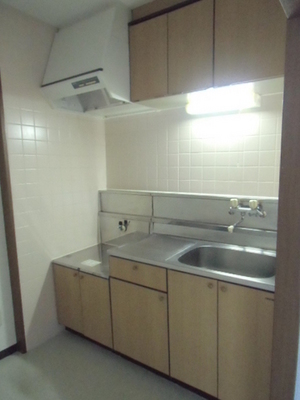 Kitchen. Many storage space around the kitchen, You Hakadori also cuisine! !