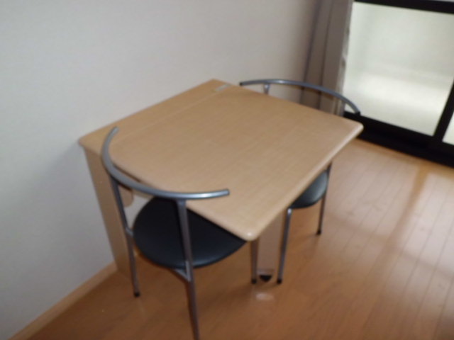 Other Equipment. desk ・ Chair