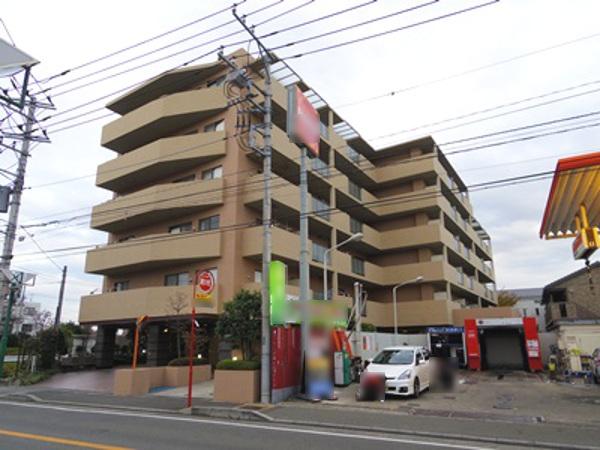 Local appearance photo. Local (12 May 2013) Shooting