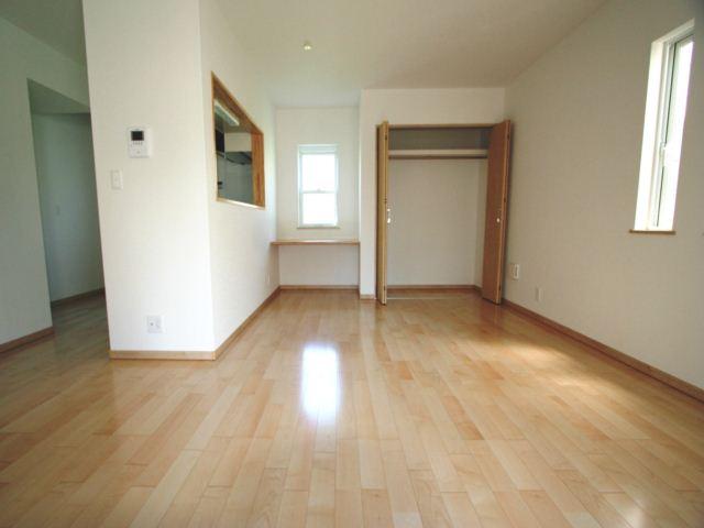 Same specifications photos (living). Same specifications