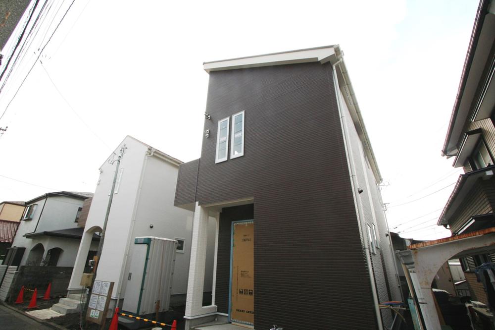 Local appearance photo. Local (11 May 2013) Shooting