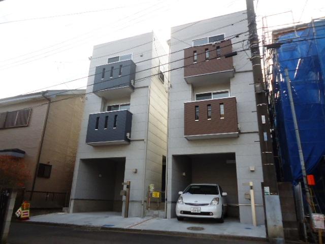 Local appearance photo. Local (12 May 2013) Shooting