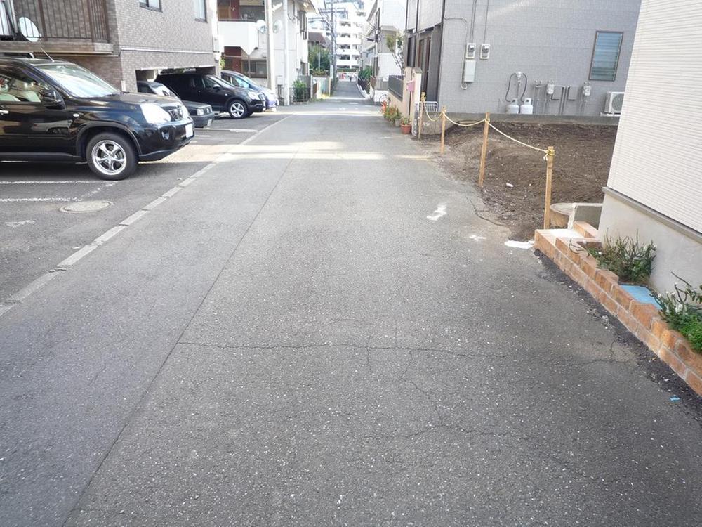 Local photos, including front road. Local (10 May 2013) Shooting