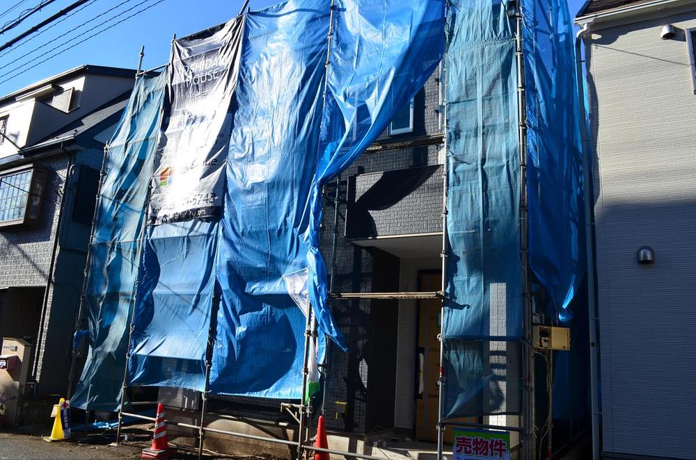 Local appearance photo. Local (12 May 2013) Shooting