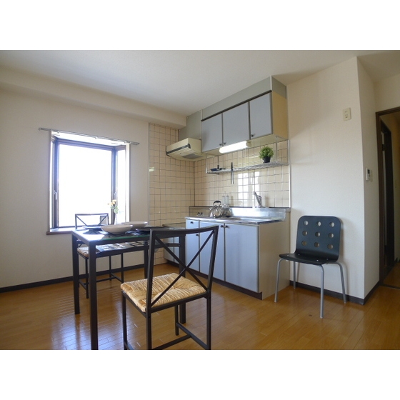 Other. Dining kitchen Kakomeru the dining table in the bay window with