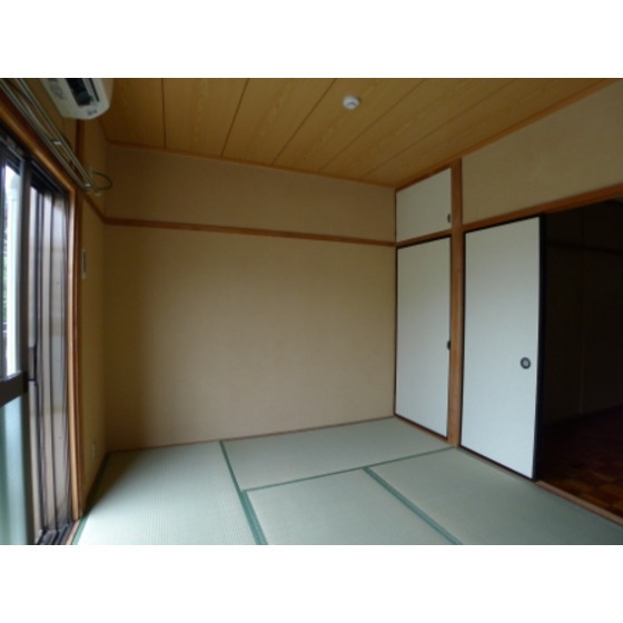 Other room space. It is settle tatami rooms. 
