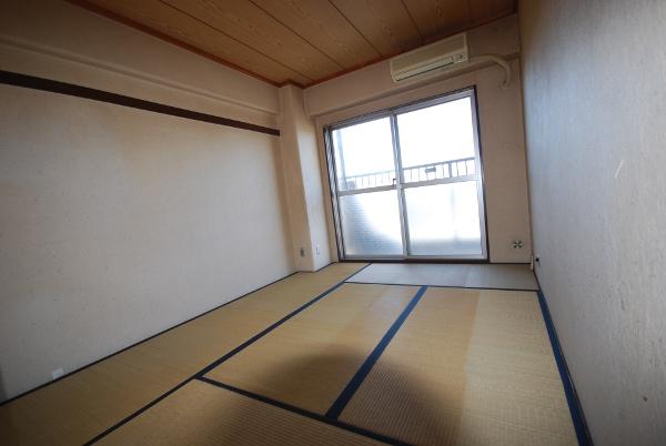 Non-living room. Indoor (12 May 2013) Shooting