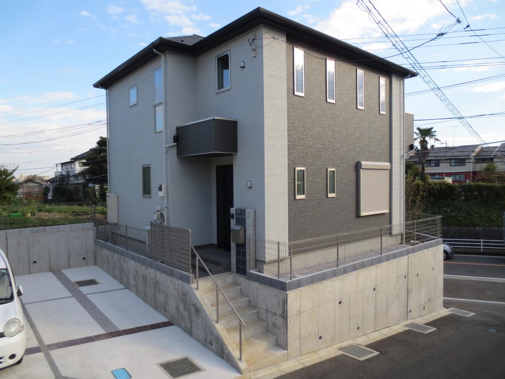 Local appearance photo. Local (11 May 2013) Shooting