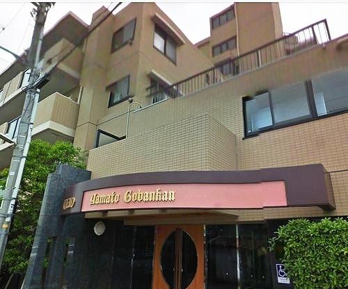 Entrance. Common areas