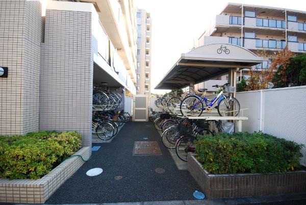 Other common areas. There are bicycle parking lot ☆
