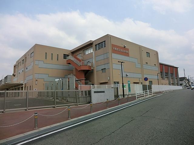 Junior high school. 1450m until the Yamato Municipal Hikarigaoka junior high school