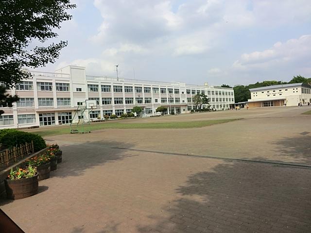 Primary school. Fukami 600m up to elementary school