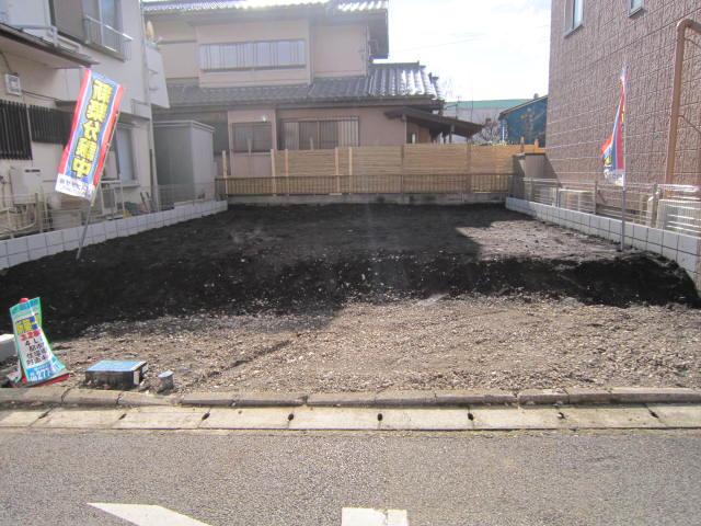 Local appearance photo. Local (12 May 2013) Shooting