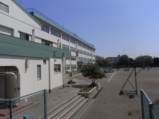 Primary school. Chuorinkan until elementary school 990m