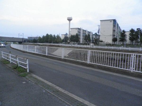 Local photos, including front road. Local (August 2013) Shooting