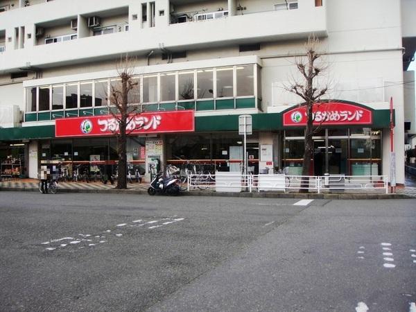 Supermarket. Tsurukame 808m to land Minamirinkan shop