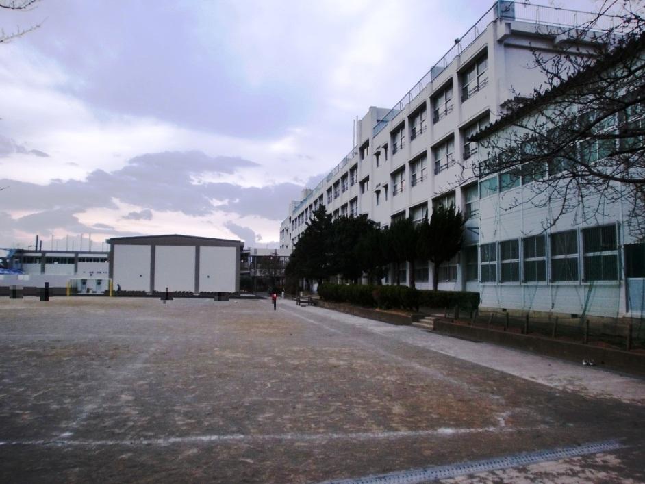 Primary school. 684m until Yamato Municipal Greenfields Primary School