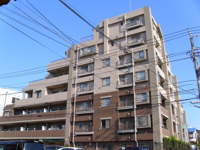 Local appearance photo. Local (11 May 2013) Shooting