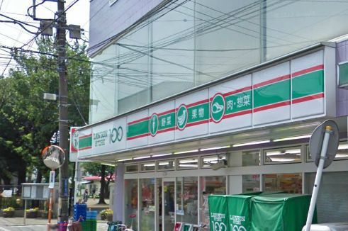 Convenience store. STORE100 (convenience store) to 140m