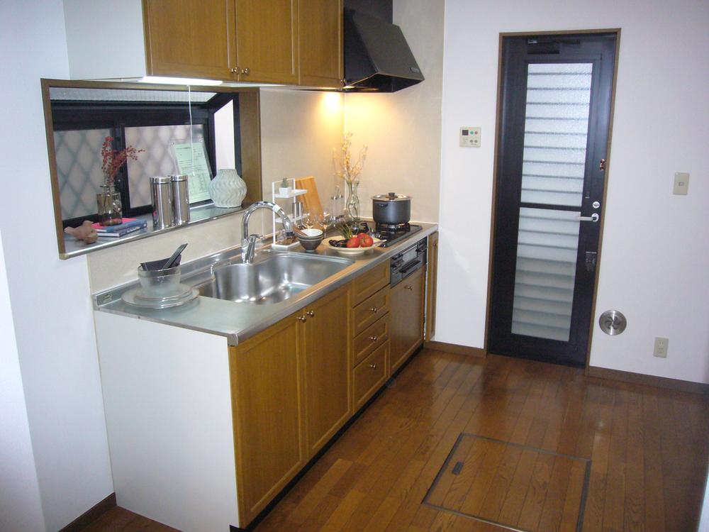 Kitchen. Indoor (11 May 2013) Shooting