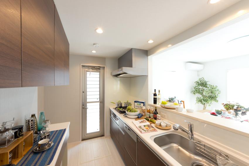 Kitchen. 3 Building Kitchen (July 2013) Shooting