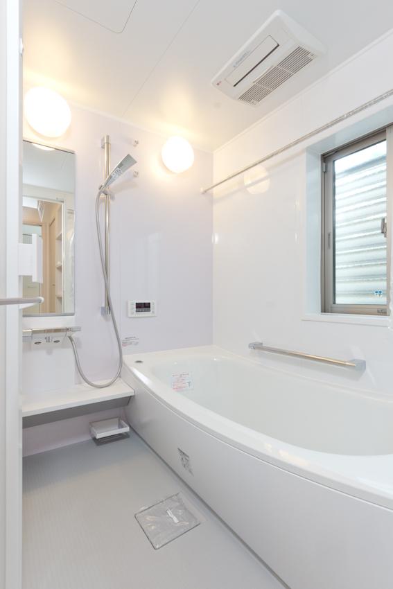 Bathroom. Building 3 bathroom (July 2013) Shooting