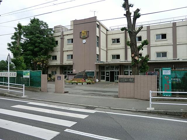 Junior high school. 910m until Yamato Junior High School