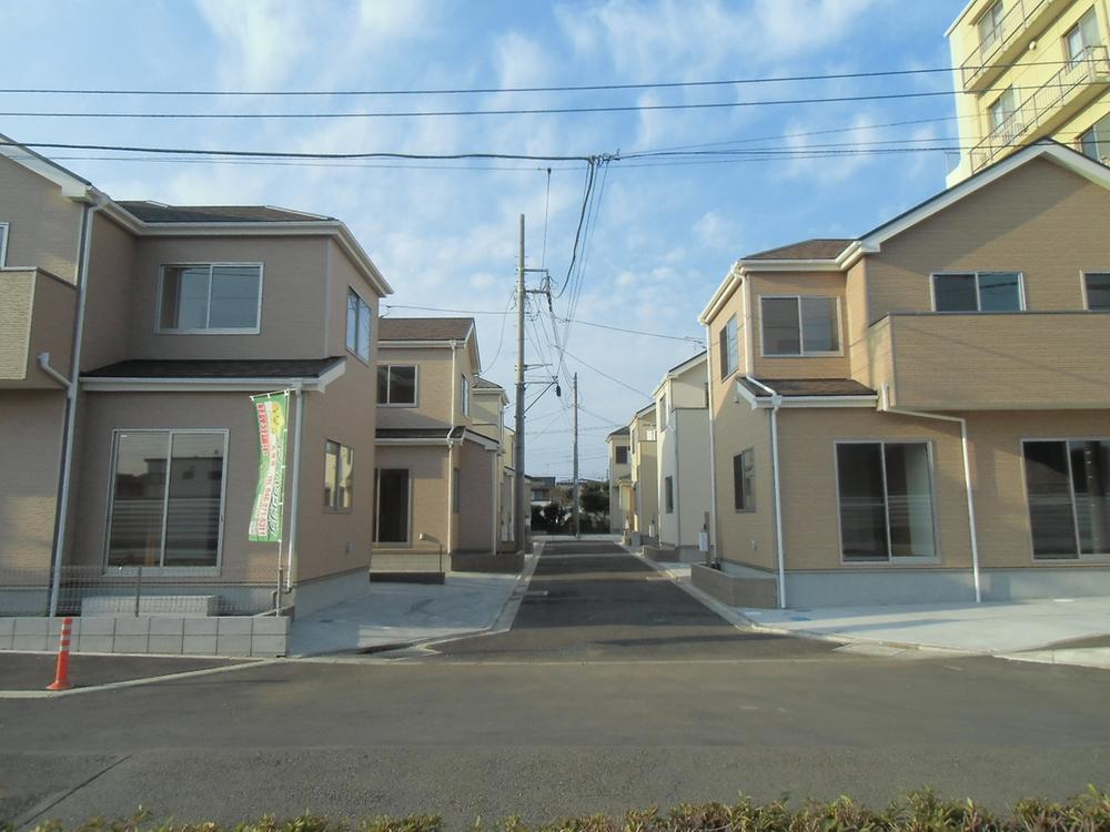 Local appearance photo. Local (11 May 2013) Shooting