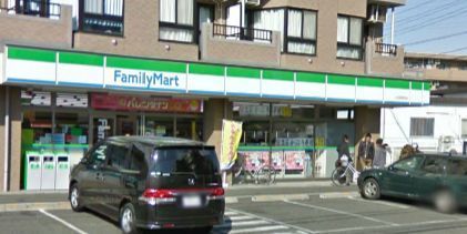 Convenience store. 607m to Family Mart (convenience store)