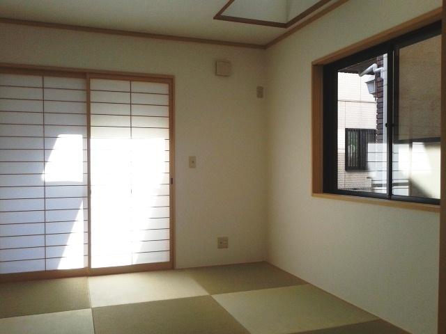 Non-living room. Indoor (12 May 2013) Shooting