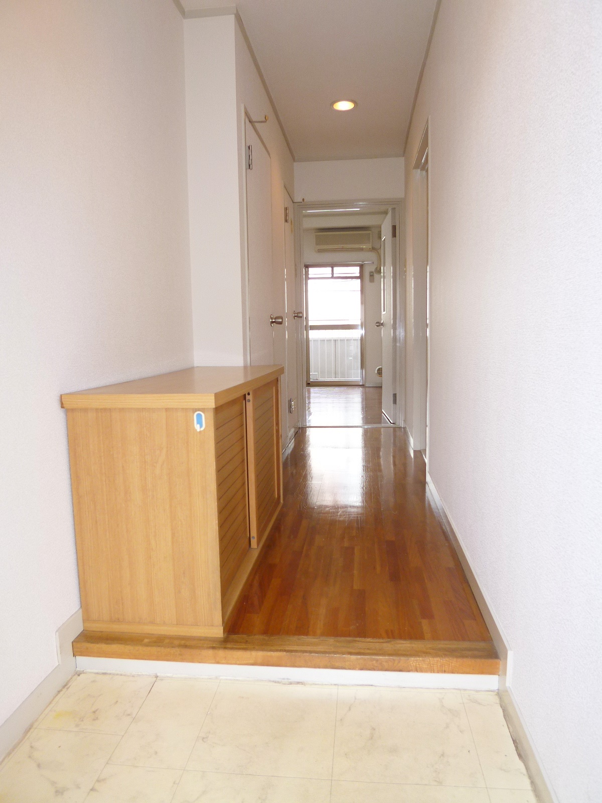 Other room space. Room viewed from the entrance. With shoes BOX.