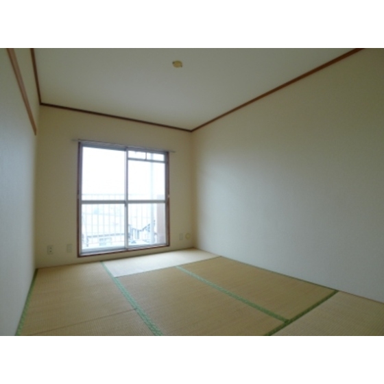 Other room space. Japanese-style room 6 quires is, Guest room ・ It is perfect for the bedroom.