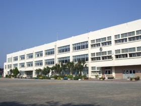 Primary school. Nishitsuruma up to elementary school (elementary school) 480m