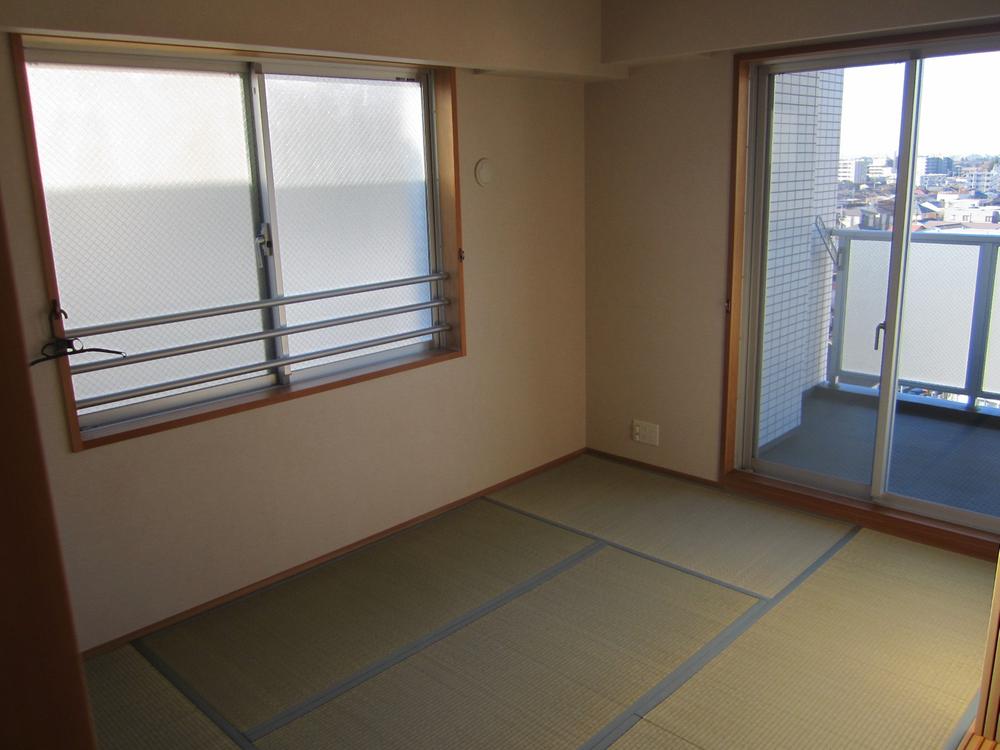 Non-living room. Indoor (12 May 2013) Shooting