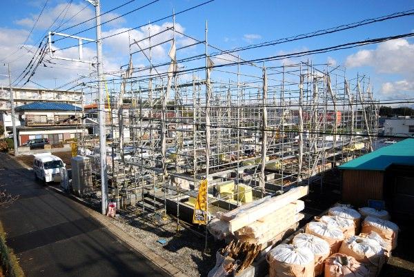 Local photos, including front road. Local (12 May 2013) shooting 1 ・ Building 2.