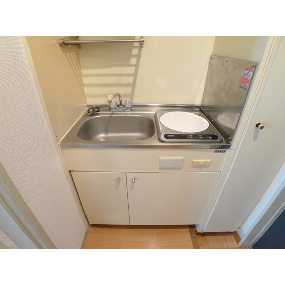 Kitchen. Use is easy kitchen compact ☆