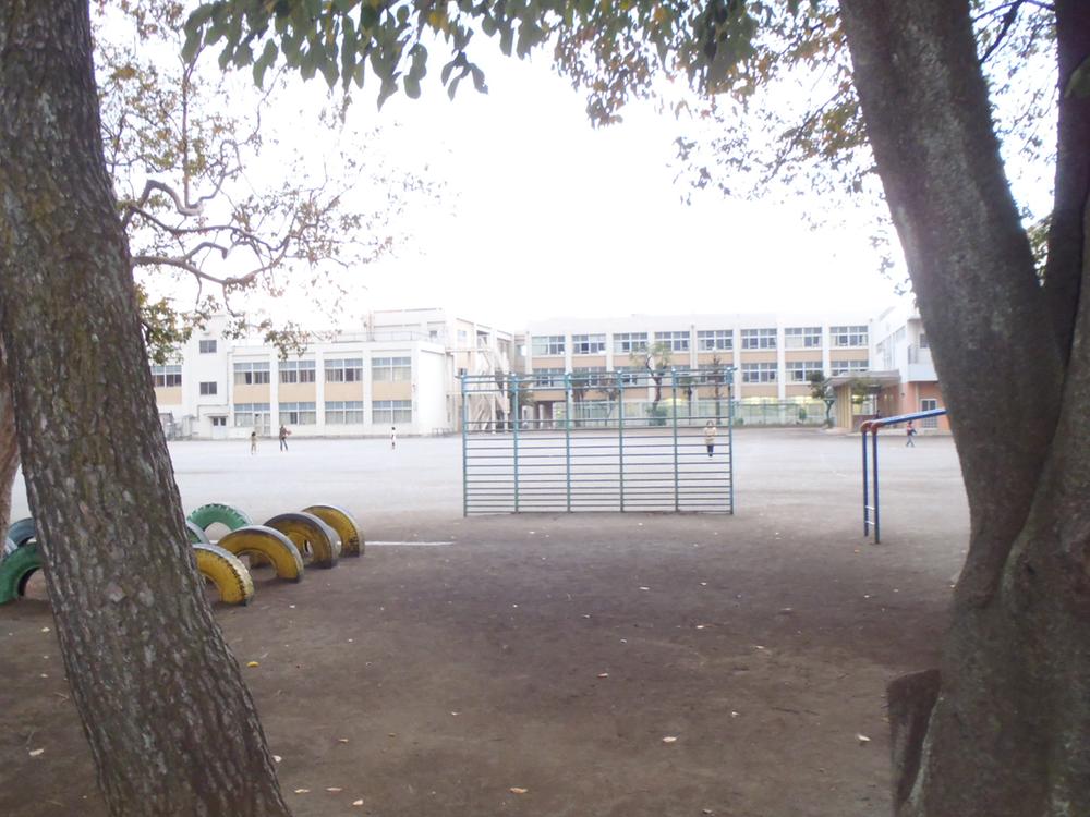 Primary school. Rinkan Elementary School 1-minute walk