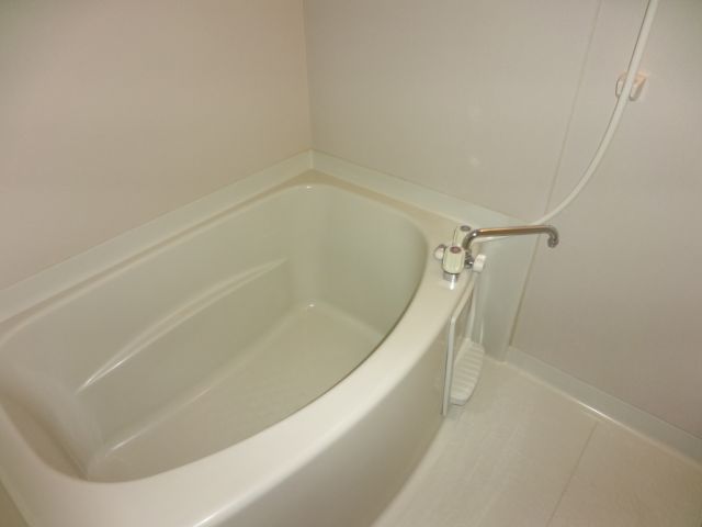 Bath. Spacious bathtub! Guests can relax ☆