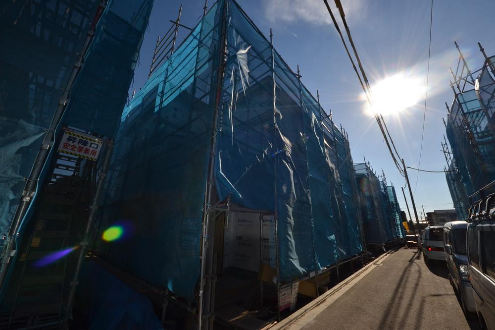 Local appearance photo. Local (12 May 2013) Shooting