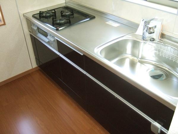 Kitchen. Indoor (12 May 2013) Shooting. Building 2.