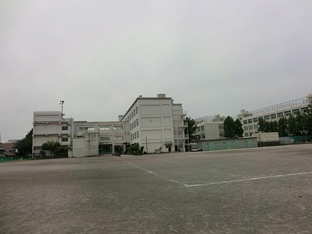 Primary school. 580m until Yamato Municipal Minamirinkan Elementary School