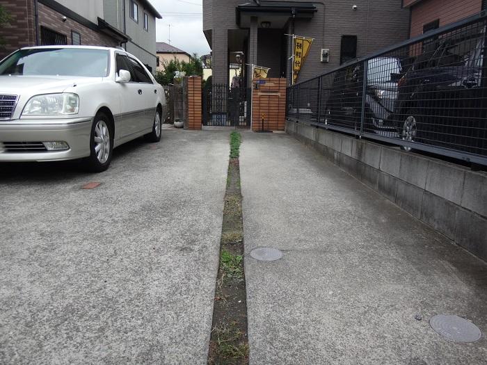 Parking lot. Local (10 May 2013) Shooting