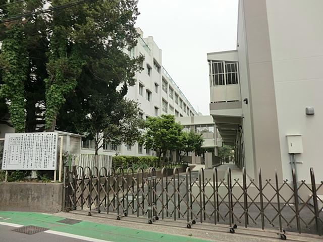 Primary school. 501m until Yamato Municipal Greenfields Primary School