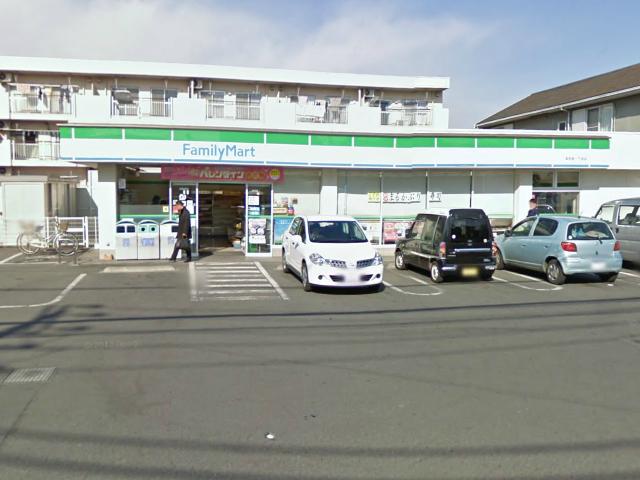 Convenience store. Until FamilyMart Fukaminishi 1-chome located in the sandwiched lotus opposite the road from the 30m Property
